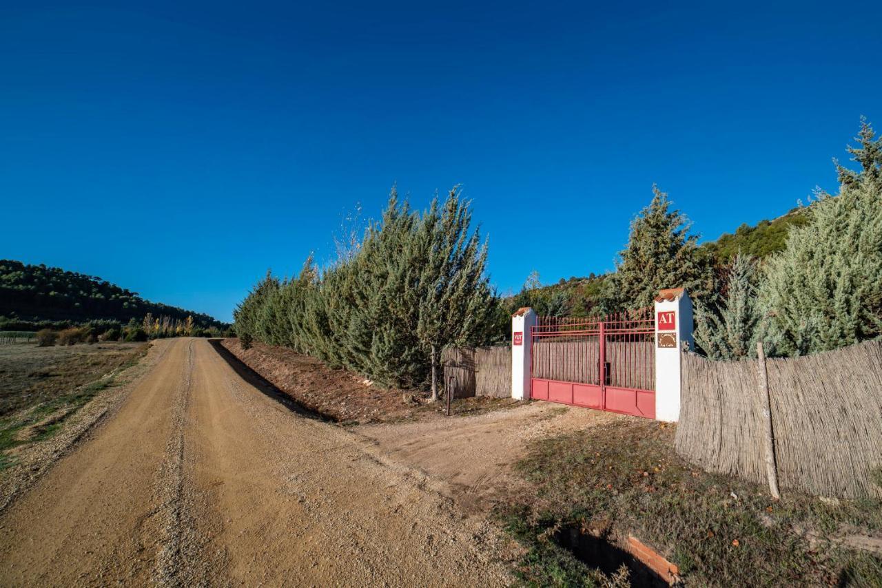 Casa Rural La Canadiense Log Cabin Guest House Buenache de la Sierra ภายนอก รูปภาพ