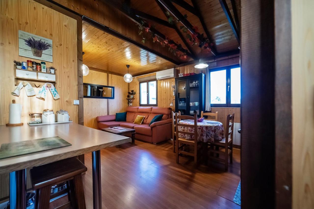 Casa Rural La Canadiense Log Cabin Guest House Buenache de la Sierra ภายนอก รูปภาพ